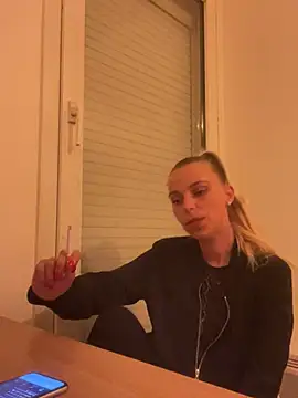 Snapshot of BrumeLove chatting on May 10, 6:57 pm BrumeLove online show from May 10, 6:57 pm