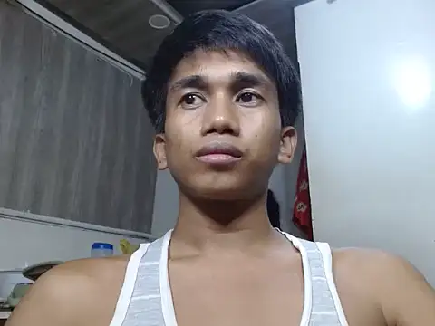 Snapshot of charlie0728 chatting on July 9, 4:44 pm charlie0728 online show from July 9, 4:44 pm