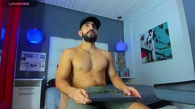 Yiyo10  online show from February 15, 8:46 am