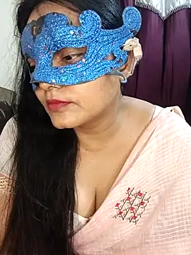 MEERAcle online show from March 15, 6:36 pm