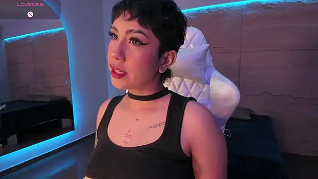 Snapshot of ZahaRose chatting on September 13, 6:18 pm ZahaRose online show from September 13, 6:18 pm