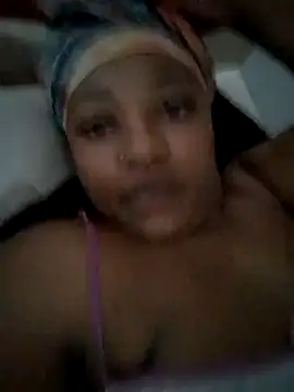 Snapshot of BigAssjuicy26 chatting on October 26, 7:47 am BigAssjuicy26 online show from October 26, 7:47 am