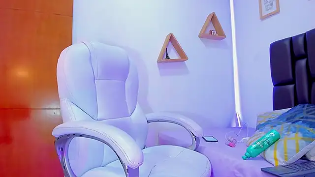 miiarod online show from October 28, 7:05 pm