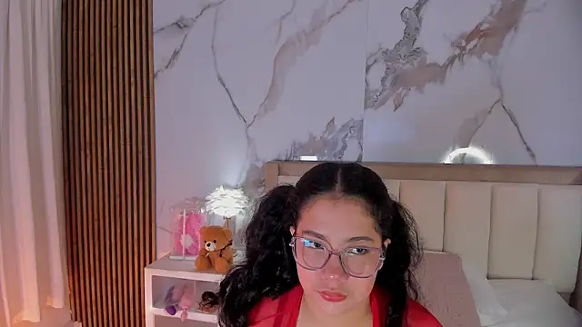 Snapshot of LunaRosse_ chatting on July 1, 11:45 am LunaRosse online show from July 1, 11:45 am