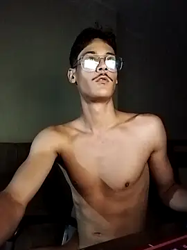 Snapshot of Mago666_ chatting on September 14, 3:05 am Mago666 online show from September 14, 3:05 am