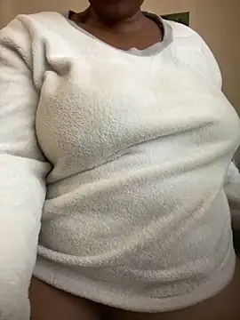 Snapshot of Ebonyboobsmilk chatting on December 5, 4:54 am Ebonyboobsmilk online show from December 5, 4:54 am