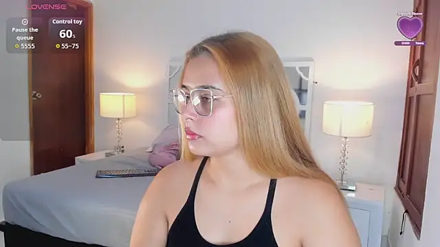 MikaelaStone online show from November 19, 11:43 am