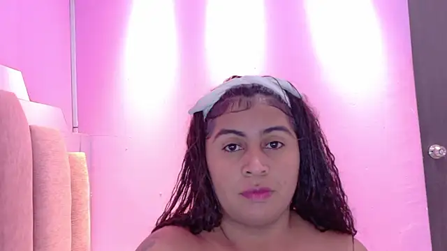 Snapshot of AndreaSweet2 chatting on June 23, 8:18 pm AndreaSweet2 online show from June 23, 8:18 pm