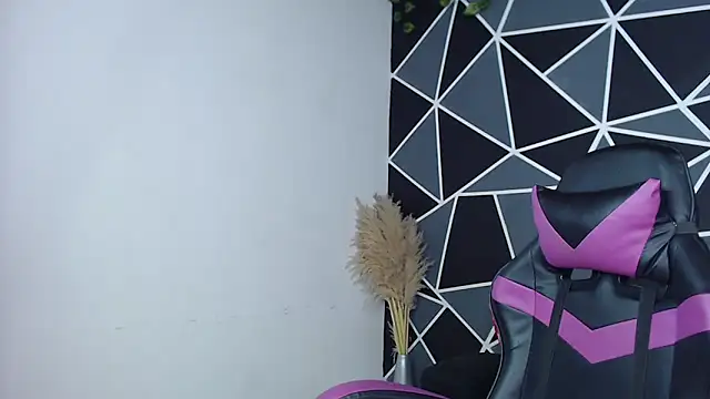 Snapshot of karol_the_warrior chatting on October 5, 7:23 pm karol the warrior online show from October 5, 7:23 pm