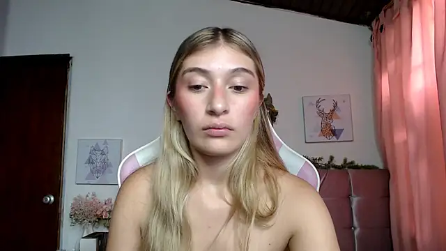 SophiaaLee online show from March 7, 10:40 pm