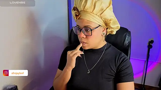 Snapshot of afro_jayleof chatting on September 30, 11:43 pm afro jayleof online show from September 30, 11:43 pm