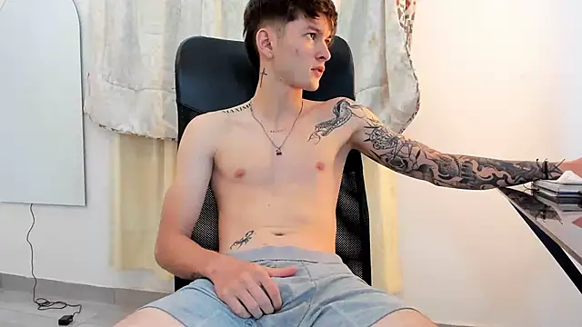 Snapshot of jake_kylee chatting on November 11, 1:38 am jake kylee online show from November 11, 1:38 am