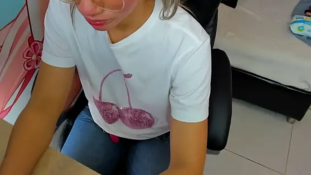 StarletTays online show from October 18, 12:02 am