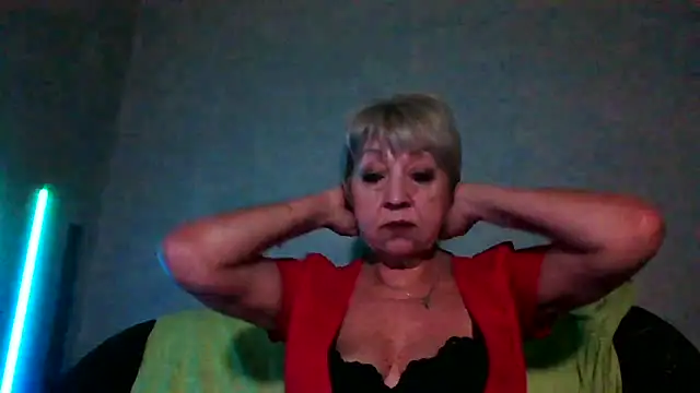 Snapshot of DianaQDream chatting on February 23, 12:35 pm DianaQDream online show from February 23, 12:35 pm