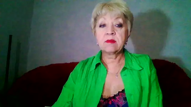Snapshot of DianaQDream chatting on May 22, 1:57 am DianaQDream online show from May 22, 1:57 am