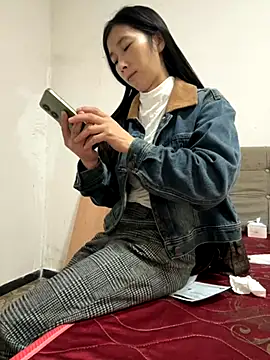 Snapshot of crhong666 chatting on October 21, 12:33 am crhong666 online show from October 21, 12:33 am