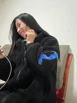 crhong666 online show from December 4, 12:31 am