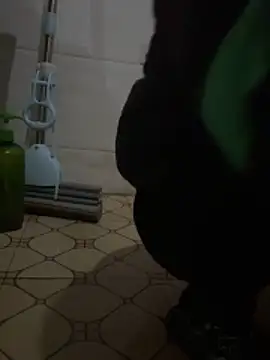 crhong666 online show from February 24, 12:52 am