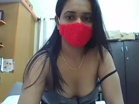 Curvyqueenz online show from December 18, 5:52 pm