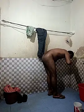 nughtytommy01 online show from April 23, 11:07 pm