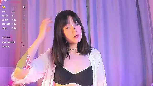 Snapshot of Honeey_Beee chatting on September 17, 7:15 pm Honeey Beee online show from September 17, 7:15 pm