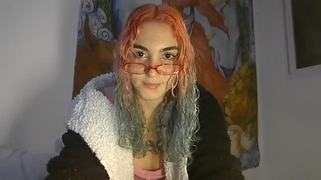 Snapshot of peetitefairy chatting on August 4, 4:26 am peetitefairy online show from August 4, 4:26 am
