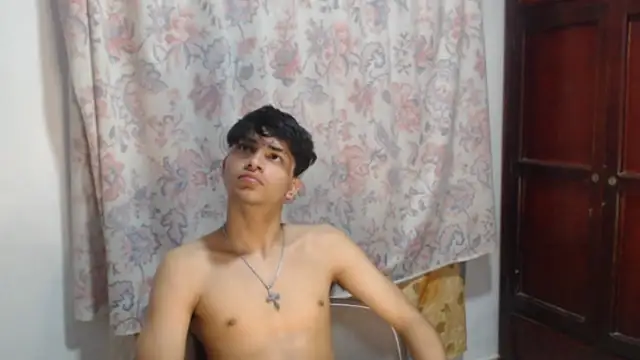 Snapshot of alice_julls chatting on January 5, 5:27 pm alice julls online show from January 5, 5:27 pm
