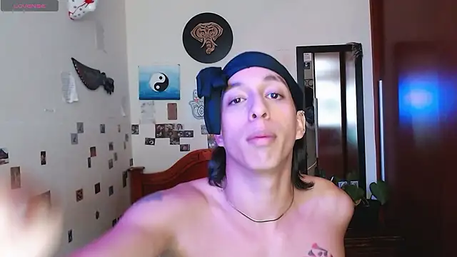 DannyPhantom555 online show from February 20, 7:25 pm