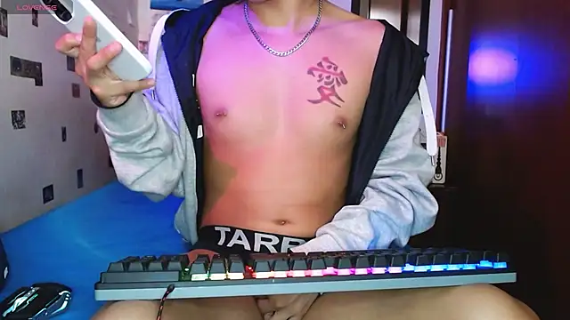 DannyPhantom555 online show from March 19, 8:35 pm