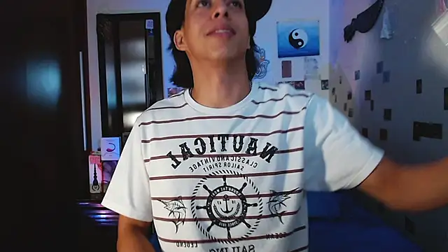 DannyPhantom555 online show from April 13, 7:08 pm