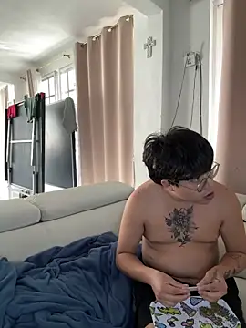 Snapshot of cutieass chatting on October 16, 9:05 pm cutieass online show from October 16, 9:05 pm