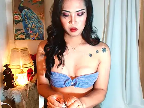 Snapshot of Gwensweetcum chatting on February 5, 2:16 am Gwensweetcum online show from February 5, 2:16 am