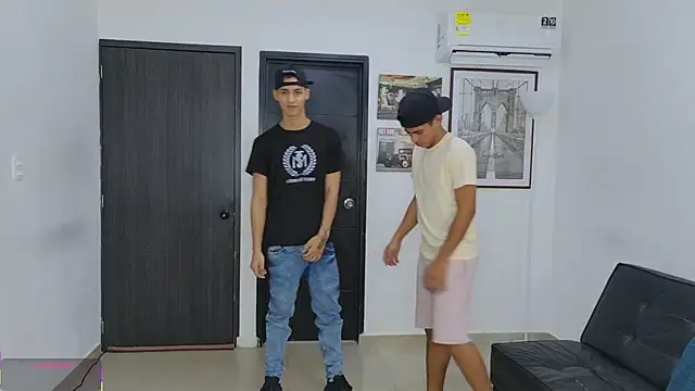 Snapshot of Playhardsex_ chatting on May 26, 10:50 pm Playhardsex online show from May 26, 10:50 pm