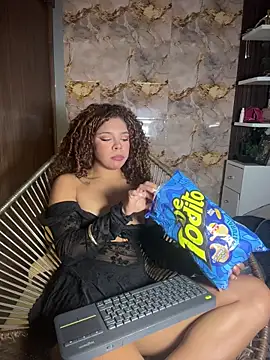 Snapshot of hannachris- chatting on February 9, 1:09 am hannachris- online show from February 9, 1:09 am