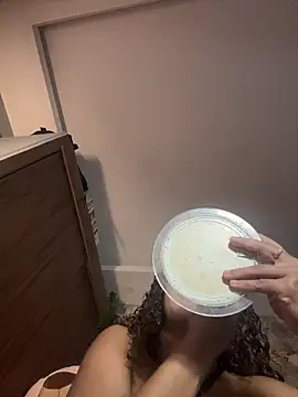 Snapshot of hannachris- chatting on February 25, 11:03 pm hannachris- online show from February 25, 11:03 pm