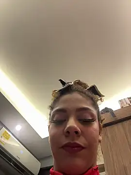 Snapshot of hannachris- chatting on March 1, 11:18 pm hannachris- online show from March 1, 11:18 pm