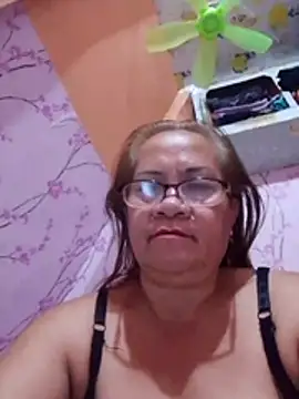 Snapshot of vickyhot1966 chatting on April 19, 9:39 pm vickyhot1966 online show from April 19, 9:39 pm