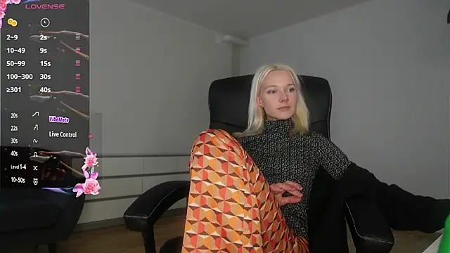 Laura Chaplin online show from February 25, 1:21 pm