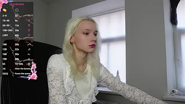 Laura Chaplin online show from March 28, 6:24 am