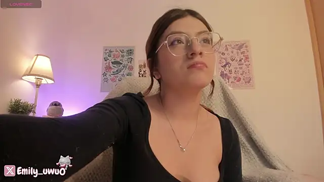 Snapshot of emily_uwu0 chatting on July 24, 1:47 am emily uwu0 online show from July 24, 1:47 am