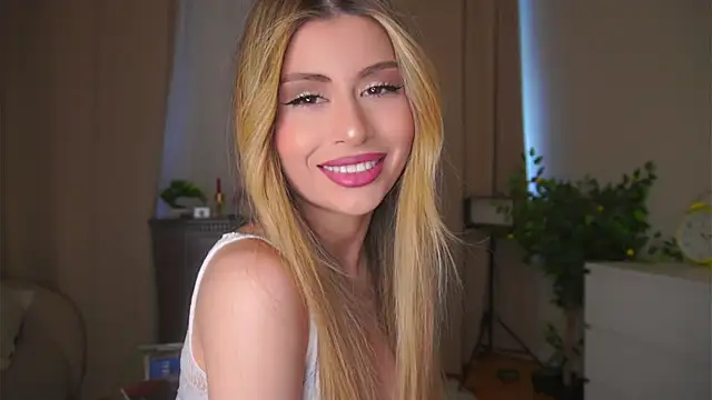 Snapshot of GeorginaHarn chatting on May 10, 8:08 am GeorginaHarn online show from May 10, 8:08 am