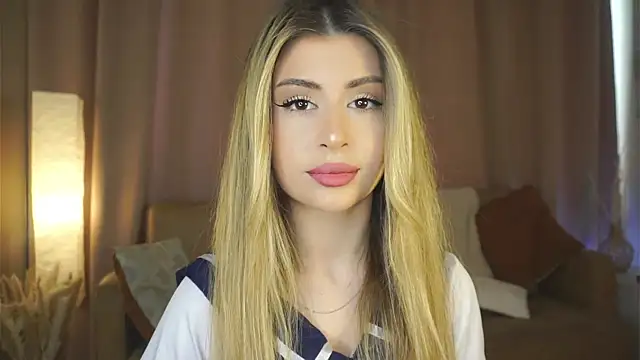 Snapshot of GeorginaHarn chatting on June 4, 9:04 am GeorginaHarn online show from June 4, 9:04 am