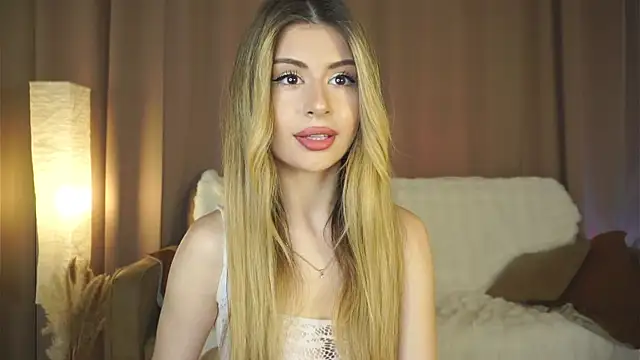 Snapshot of GeorginaHarn chatting on July 1, 8:05 am GeorginaHarn online show from July 1, 8:05 am