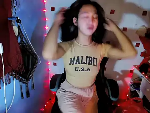 Snapshot of Nathalie_Smith19 chatting on September 19, 12:02 am Nathalie Smith19 online show from September 19, 12:02 am