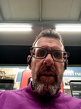 gigolobcn online show from April 7, 9:04 pm