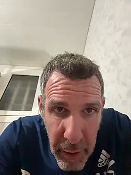 Snapshot of gigolobcn chatting on April 20, 2:36 am gigolobcn online show from April 20, 2:36 am
