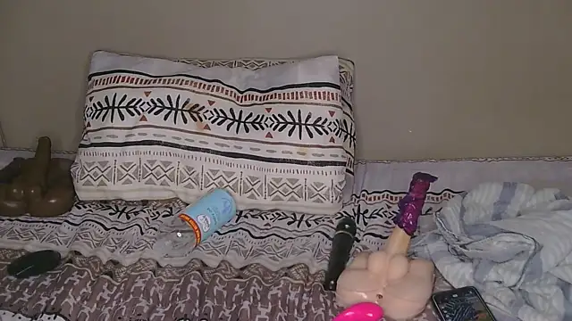 Snapshot of CherieBlushX chatting on June 7, 7:34 am CherieBlushX online show from June 7, 7:34 am