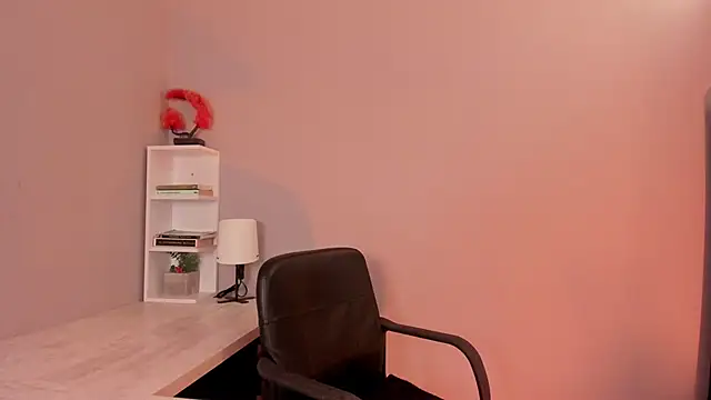 Snapshot of Emma__clark_ chatting on May 1, 11:48 am Emma clark online show from May 1, 11:48 am