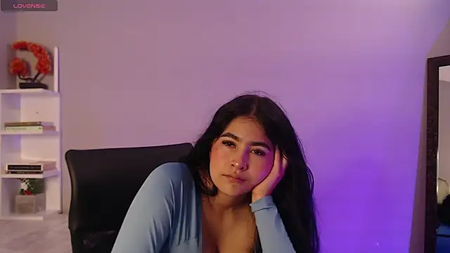 Snapshot of Emma__clark_ chatting on June 19, 8:45 pm Emma clark online show from June 19, 8:45 pm