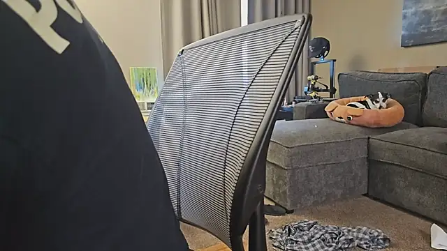 LeeCox online show from December 18, 5:52 pm